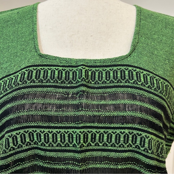 Treadle Loom blouse Made in Oaxaca Mexico. handmade top, Artisanal made. - Picture 3 of 7